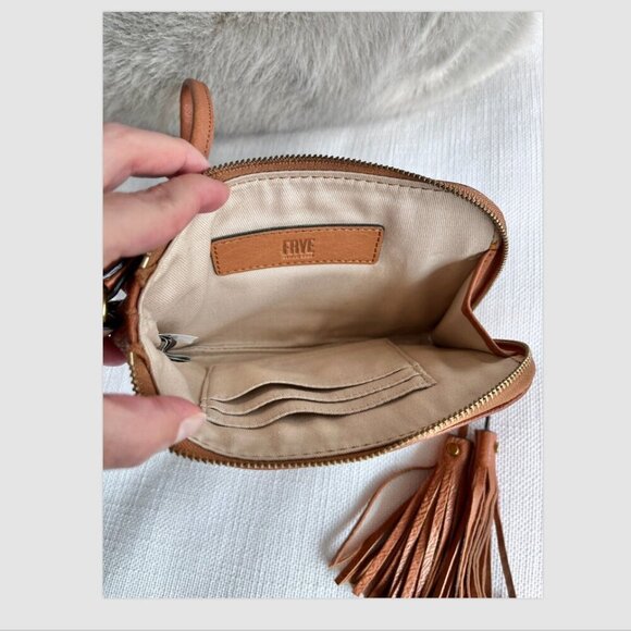 Frye Paige Tassel Cognac Leather Wristlet Clutch Wallet Gold Hardware Zip Bag - Picture 6 of 9
